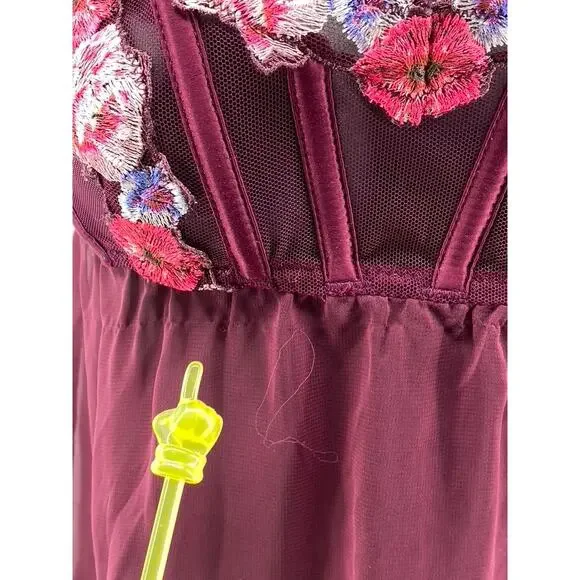 VICTORIA'S SECRET Women's Burgundy Floral Mesh Spaghetti Strap Night Gown SZ XS - Picture 4 of 11